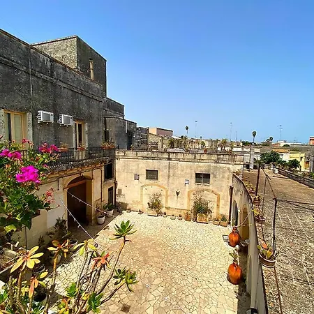 Palazzo Sabella Tommasi Calimera (Lecce)